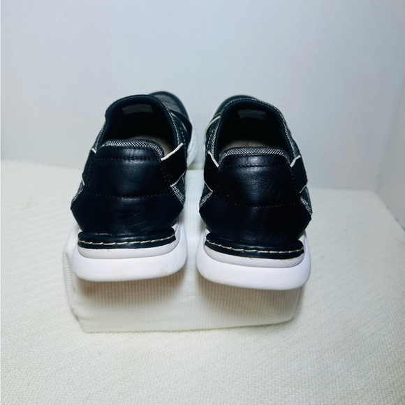 Clarcks Collection Black and Gray Slip-On Sneakers - Picture 5 of 8